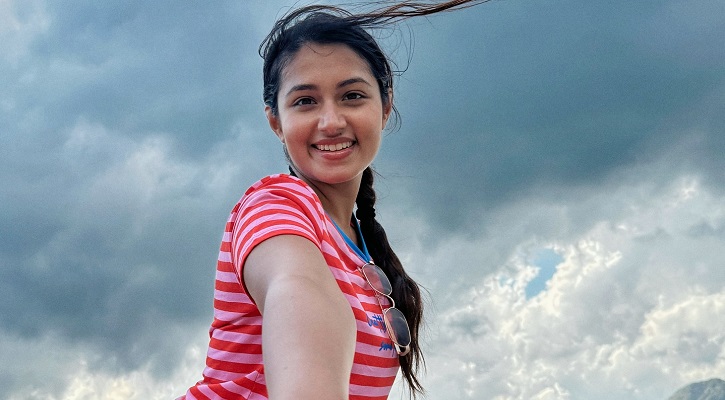 কবিতায় মনের কথা প্রকাশ ফারিণের